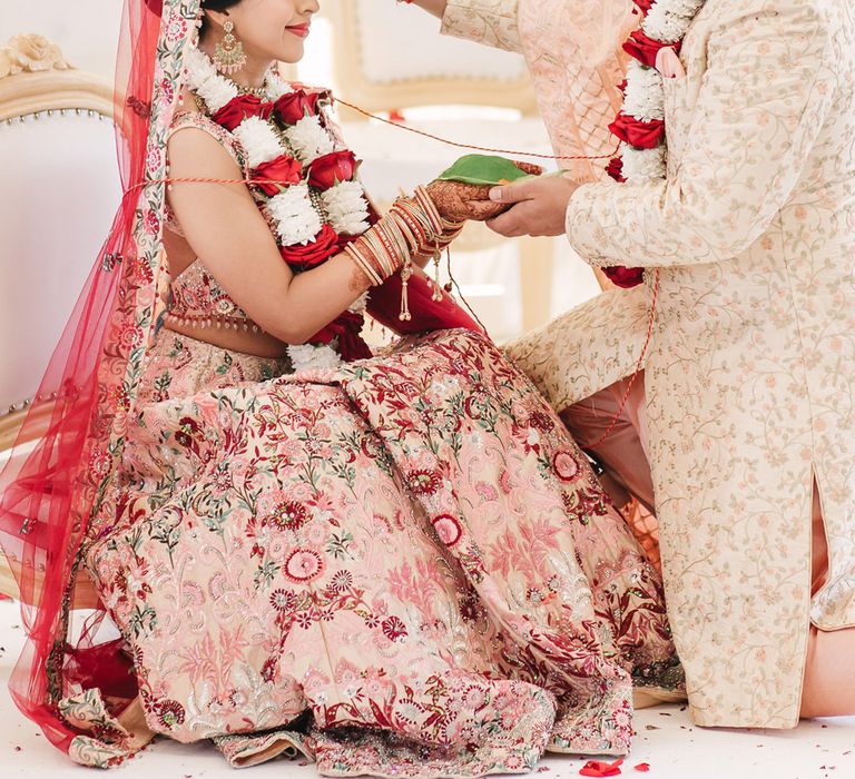 Hindu wedding ceremony traditions 