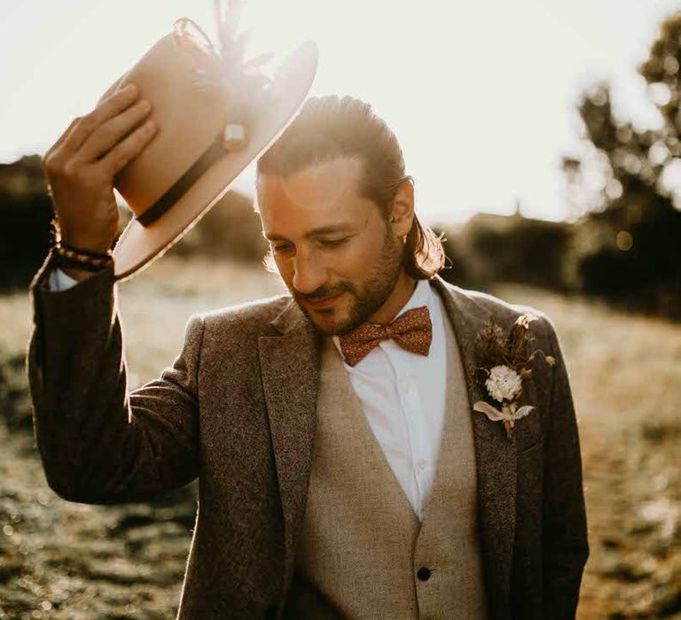 Smart casual groom suit for a sustainable boho wedding