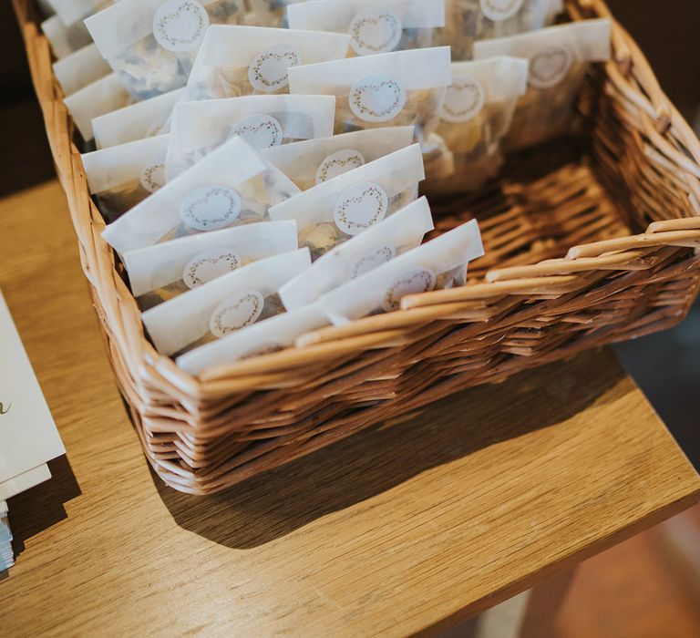 Personalised pouches of confetti for the end of the wedding ceremony 