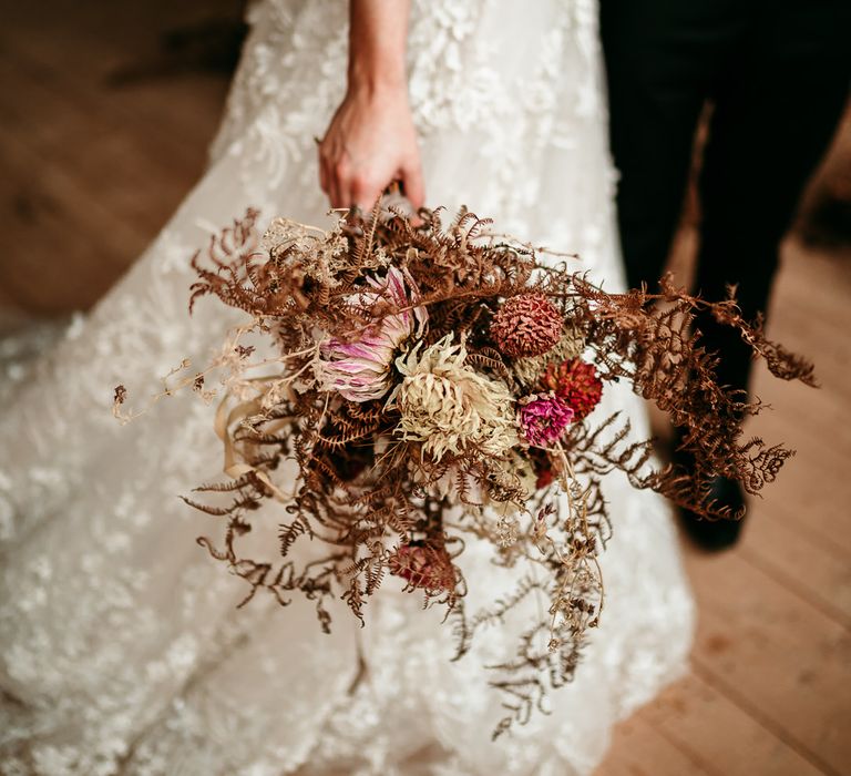 neutral wedding theme bridal bouquet 