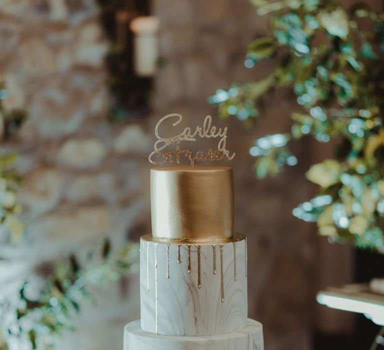 White and gold metallic simple and neutral wedding cake for the autumn season 