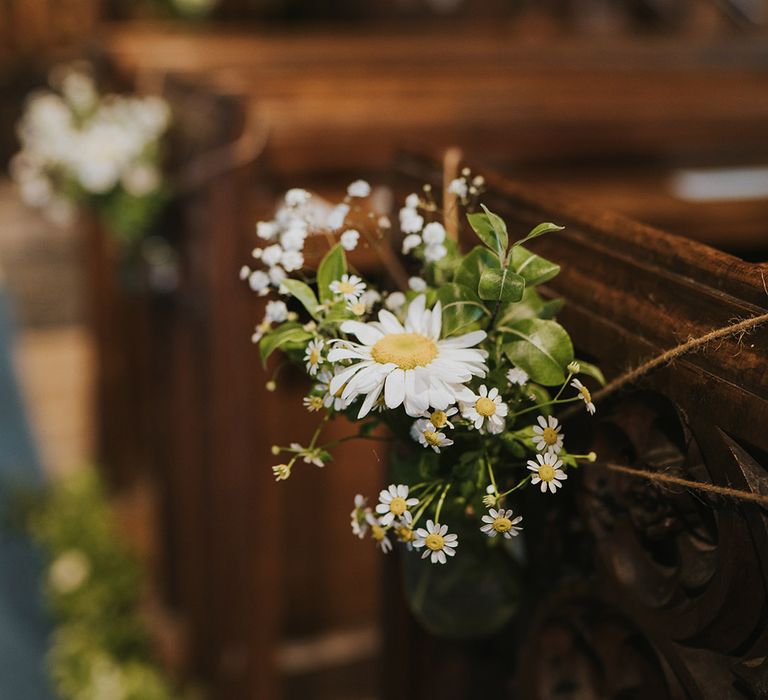 Daisy wedding church pew and aisle decoration for rural and whimsical theme wedding 