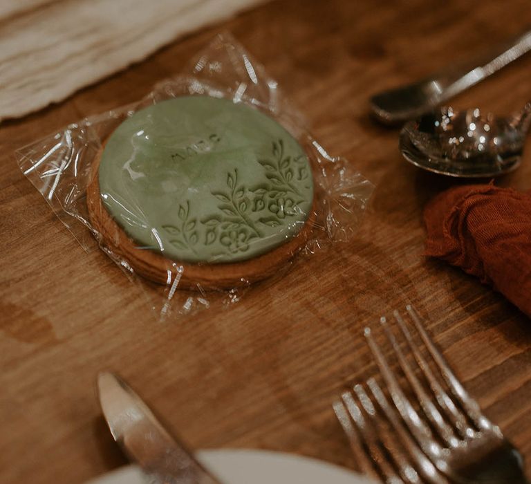 Personalised biscuit wedding favours