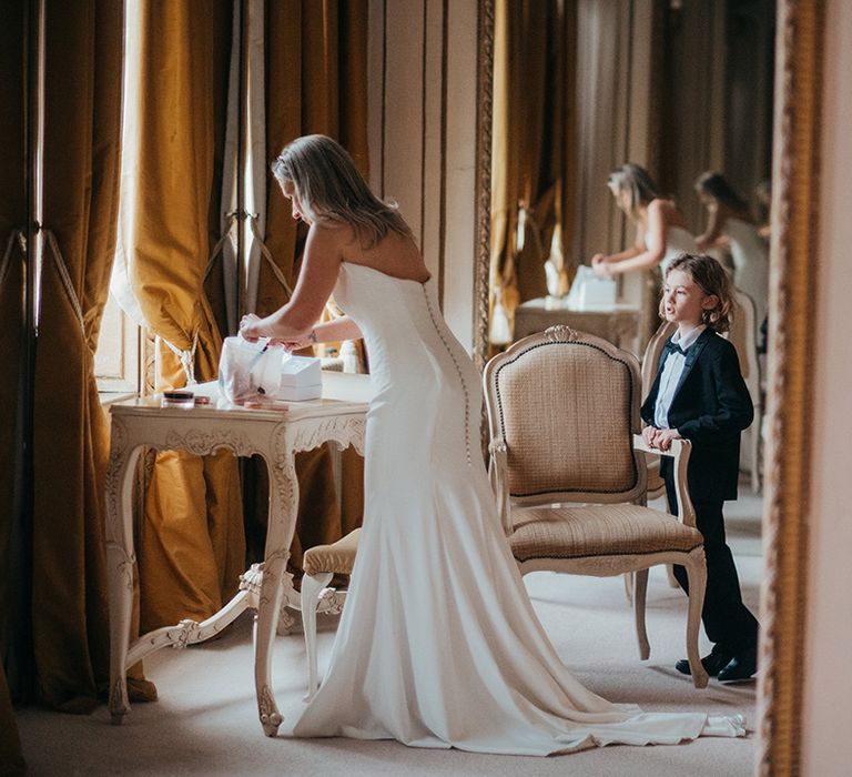 Bride gets ready on the morning of her wedding day 