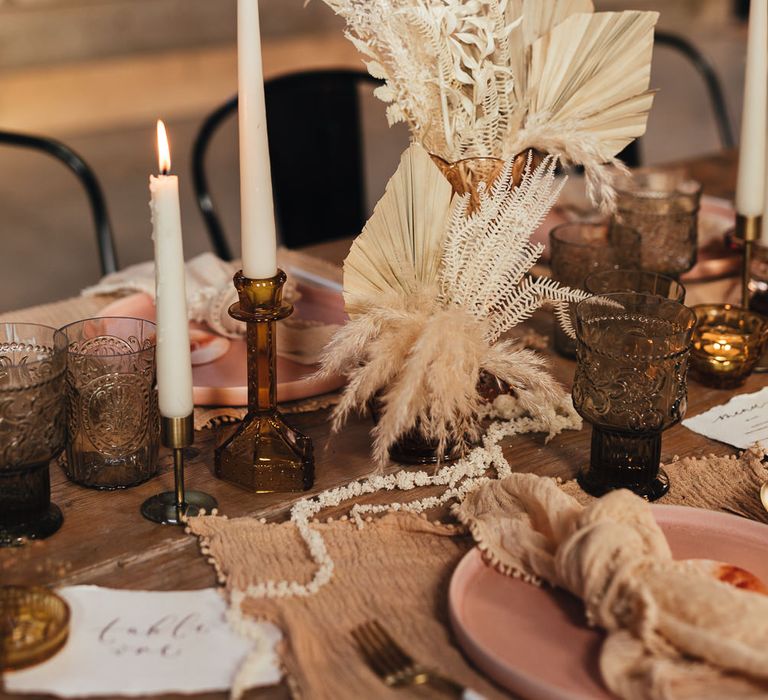 Dried leaves and grasses wedding decoration 