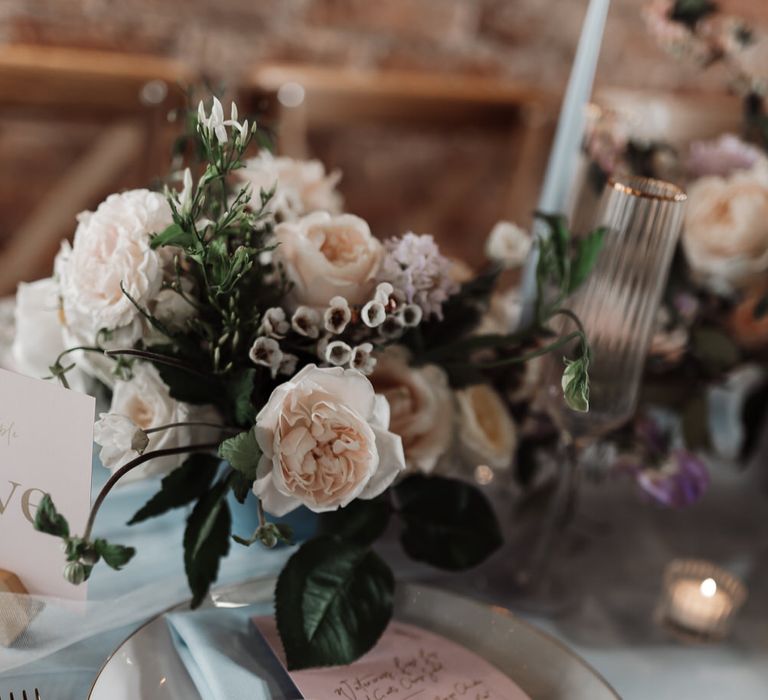 Pale blue napkins were used to compliment the romantic colour palette