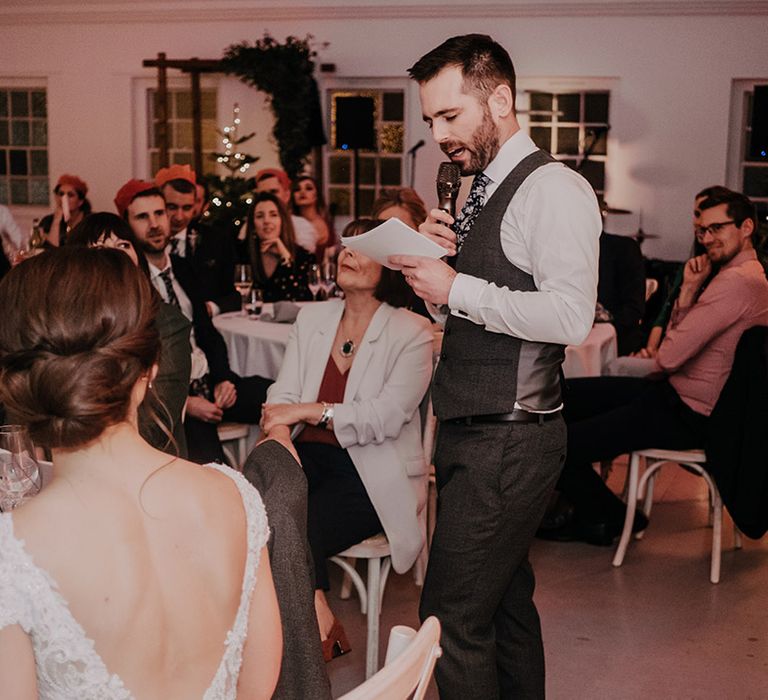 Groom gives speech on his wedding day