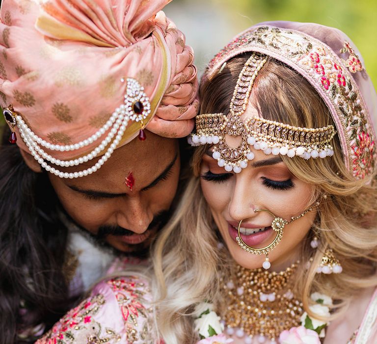 Intimate wedding photography of Hindu wedding ceremony 