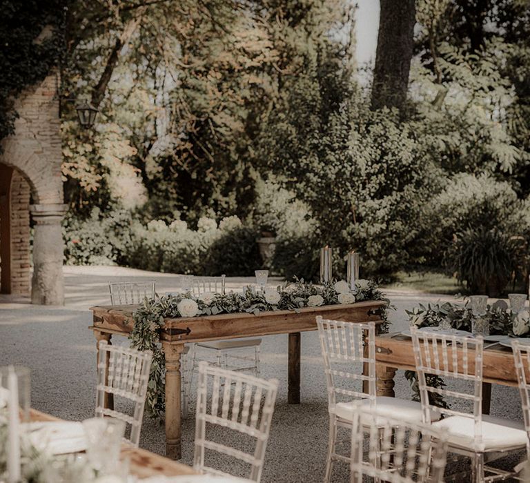 Al fresco dining with wedding sweetheart table 