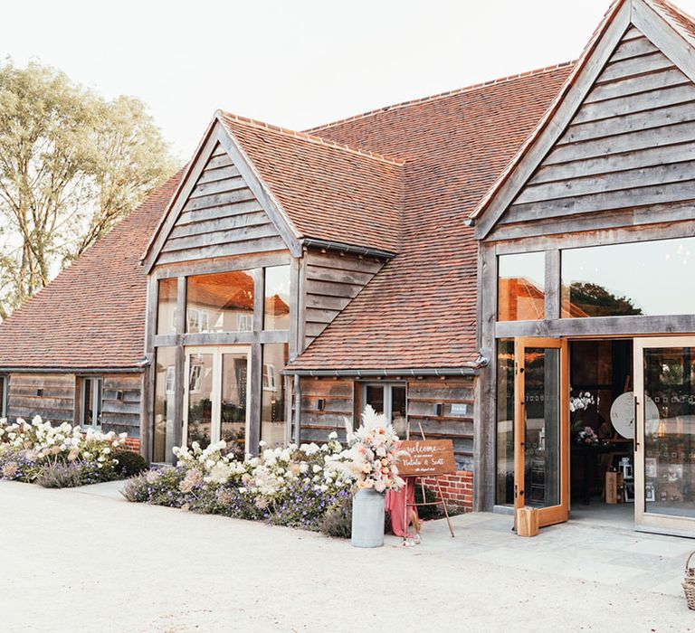 Rackleys Chiltern Hills barn wedding venue in Buckinghamshire 