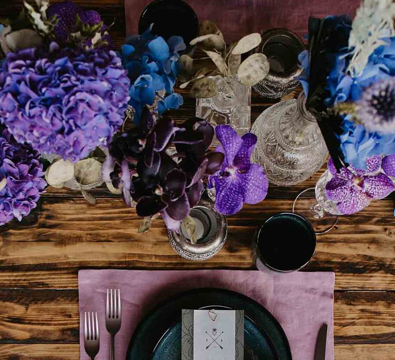 Wedding place setting with Hydrangea wedding flowers