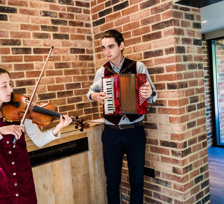 Live wedding entertainment for lesbian wedding at Foxtail Barns wedding venue 