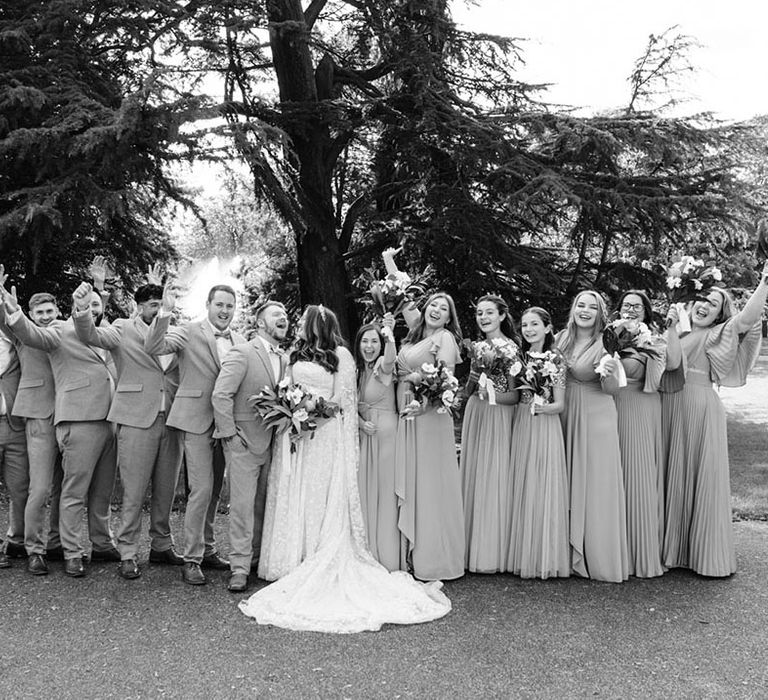 Wedding party photo with all the bridesmaids and groomsmen