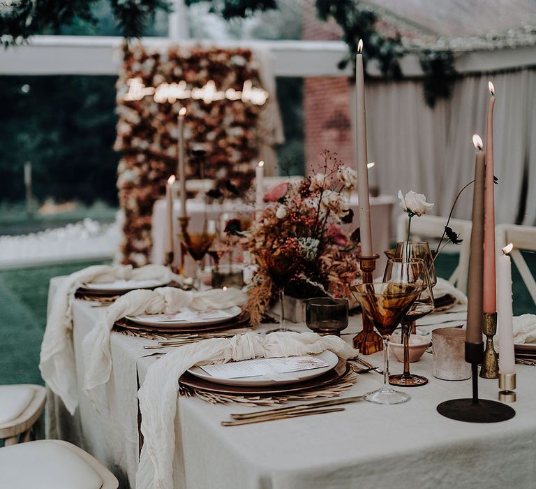 Neutral tone wedding tablescape with minimalist wedding table decor 