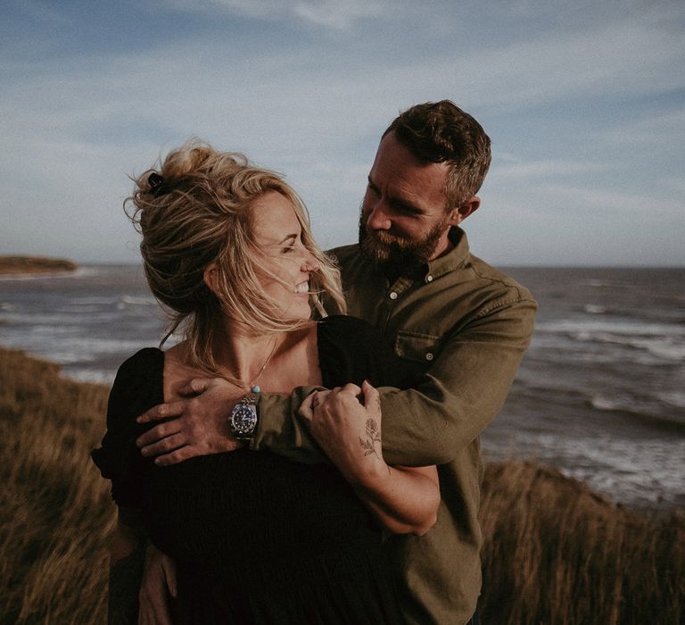 Intimate couples session on the beach 