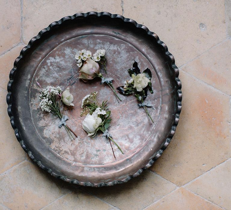 Locally sourced flowers for a Chateau de la Ruche wedding