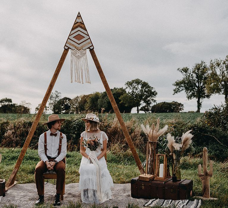 Pampas grass wedding decor with DIY macrame for boho style wedding 