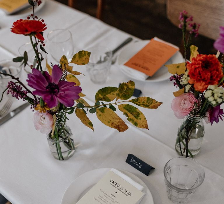 London pub wedding table decor