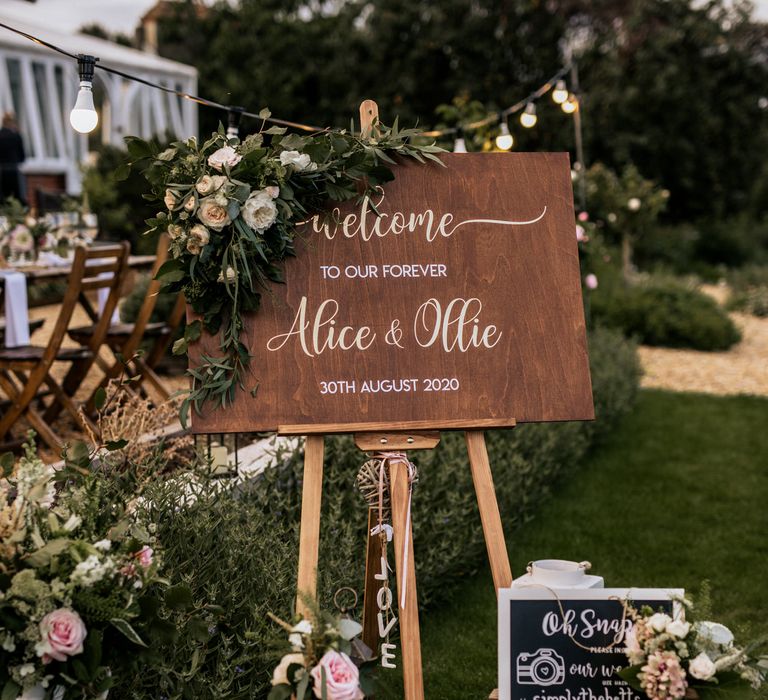 Wooden welcome sign 