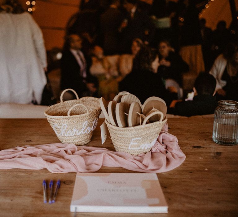 Wedding guest cards with flip flop wedding favours for dancing at the reception 