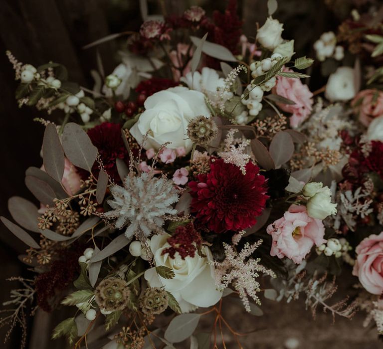 Rustic blooms in deep red colour with pastels 