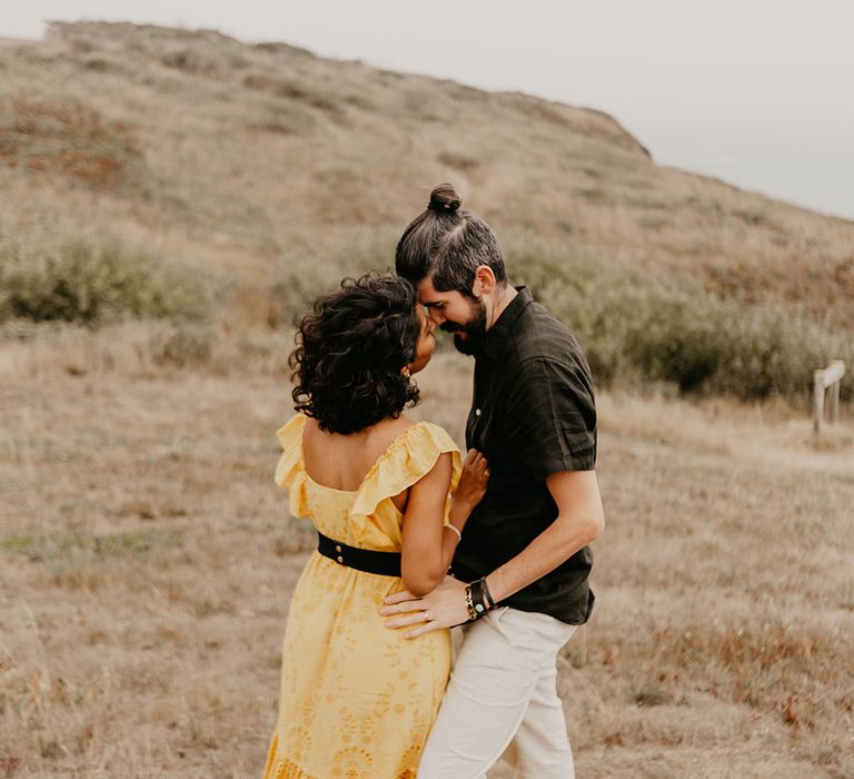 Relaxed coastal elopement 