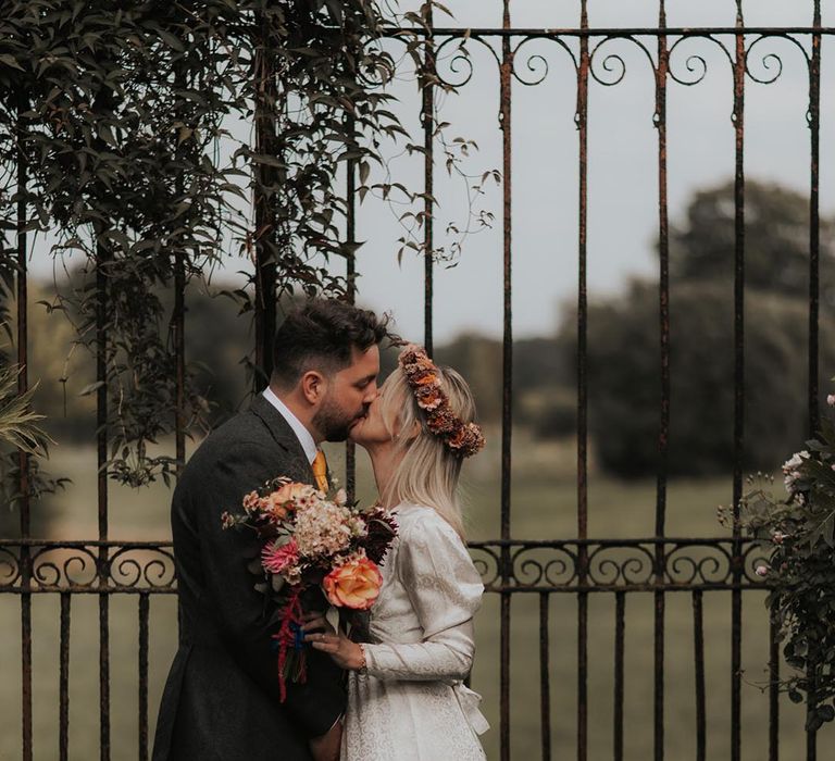 Second-hand wedding dress for bride in flower crown