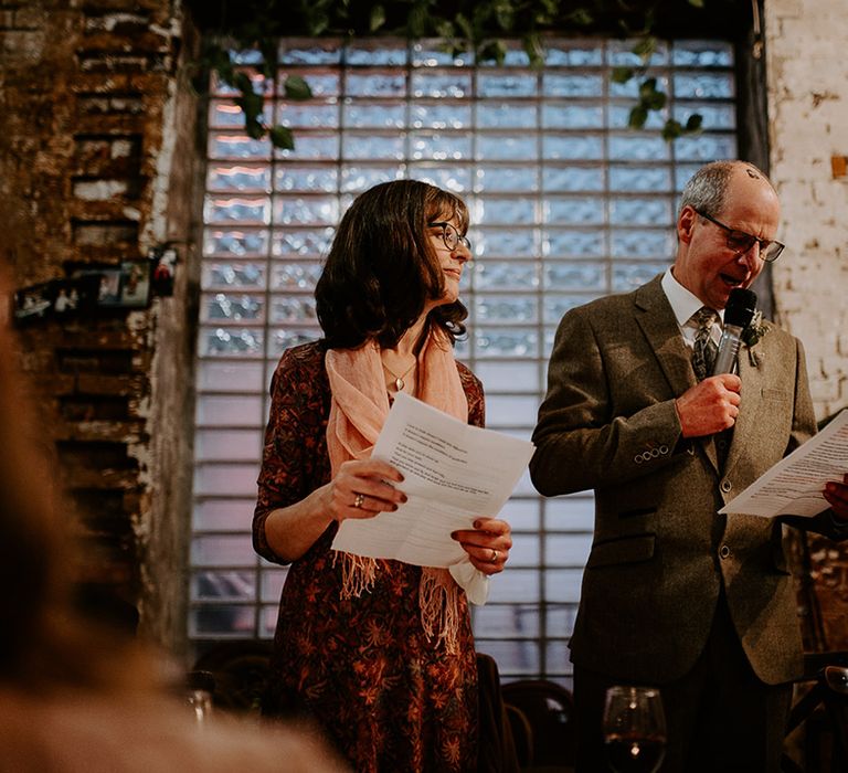 Wedding guest gives speech on wedding day