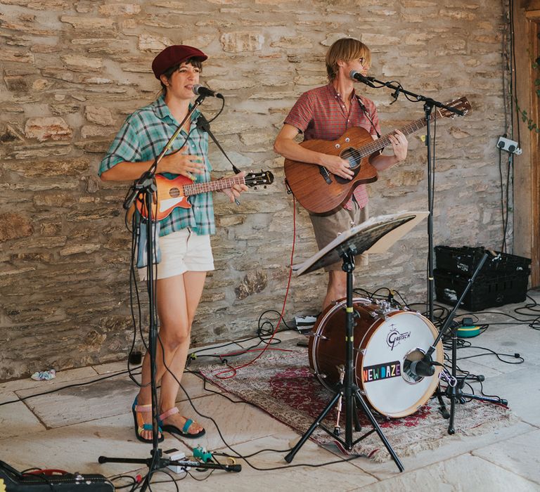 Newdaze Devonshire wedding band at Deer Leap Retreat barn venue 