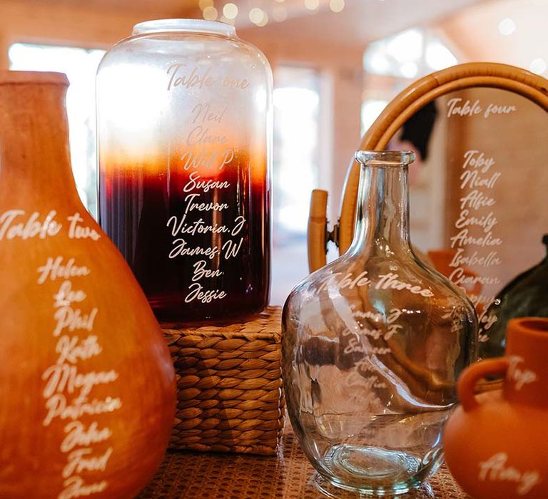 Vase wedding table plan idea for autumnal relaxed boho wedding 