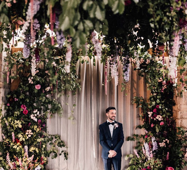 Botanical theme wedding with a secret garden vibe and a pink and purple romantic colour scheme 