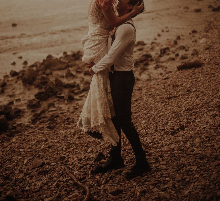 Intimate elopement photography by Esme Whiteside Photography