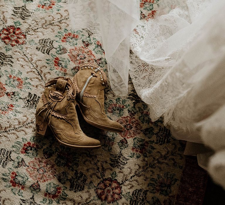 Western cowboy boots for boho bride 