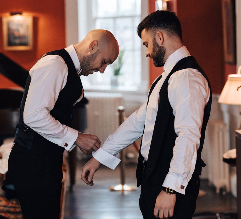 Groomsmen getting ready at Iscoyd Park 