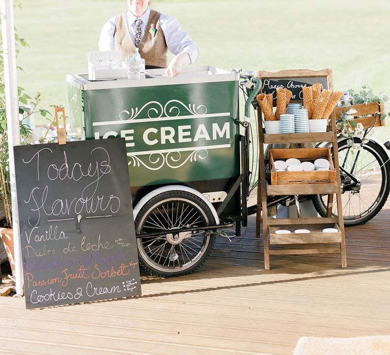 wedding ice-cream cart wedding favours 