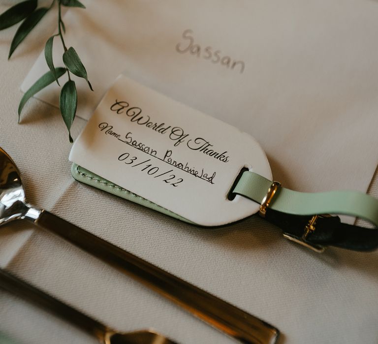 Travel tag wedding favours 