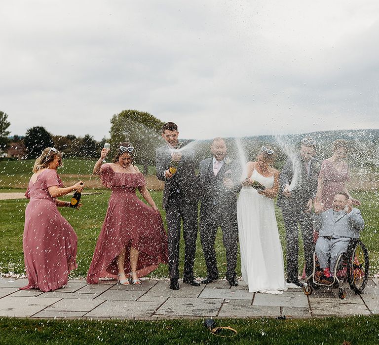 prosecco-spray-for-wedding-party