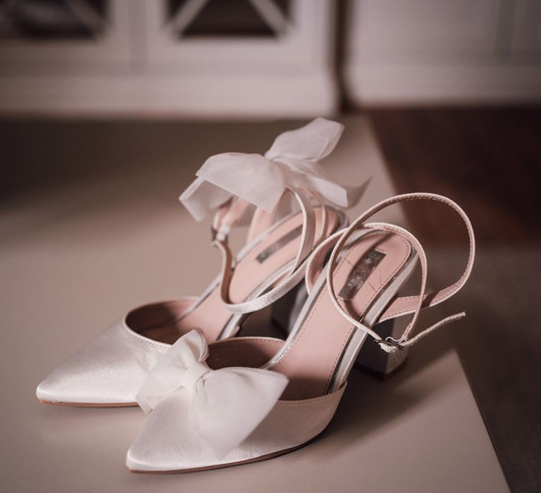 white-bow-wedding-shoes