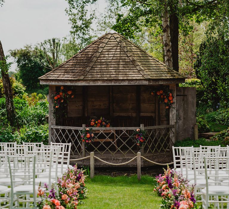 outdoor-wedding-at-south-farm-wedding