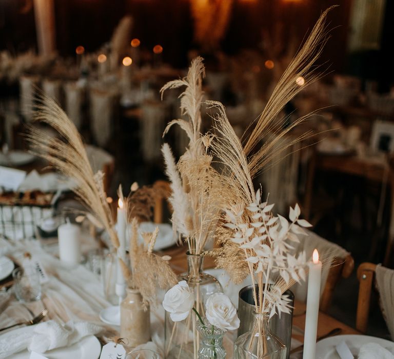 pampas-grass-wedding-table-decorations-at-barn-wedding