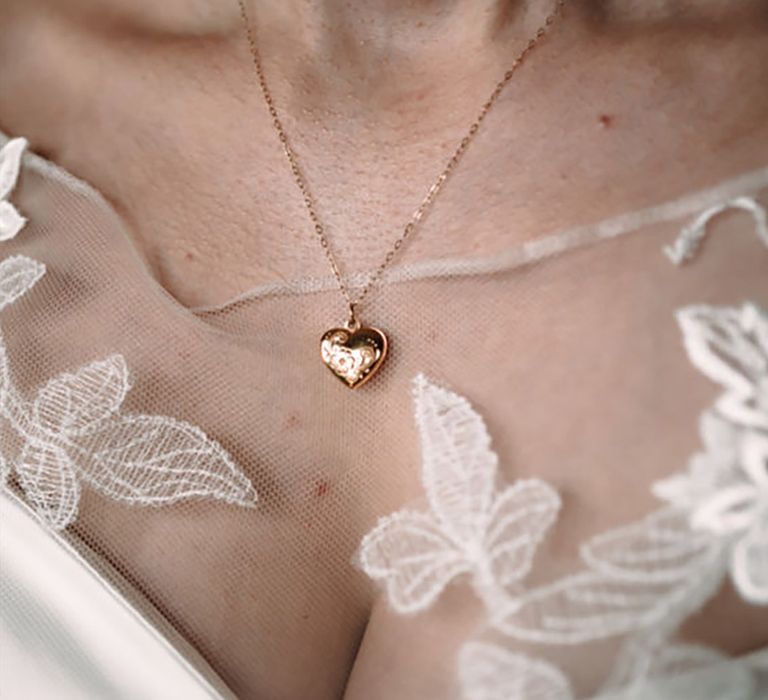 gold-heart-charm-locket-necklace-Matthew-Smith-Photography