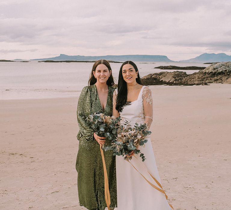 bridesmaids-in-sequin-green-bridesmaid-dress-with-bride