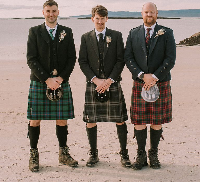 groom-and-groomsmen-wearing-kilts