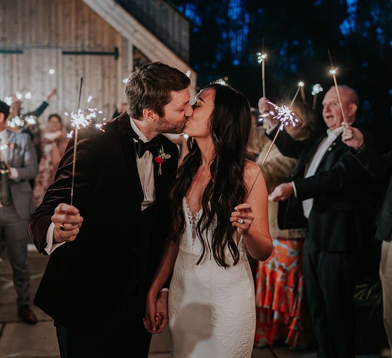 sparkler-send-off-at-wedding