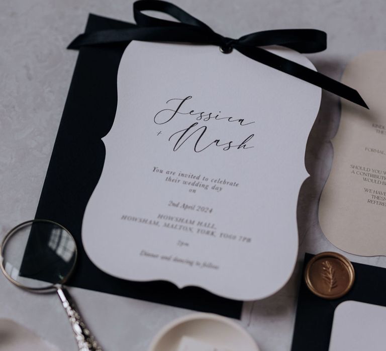 monochrome-wedding-invitation-with-black-bow