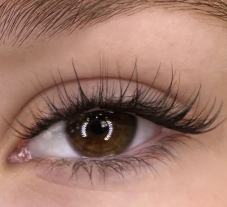 best-lash-extensions-for-wedding-day-on-almond-eyes