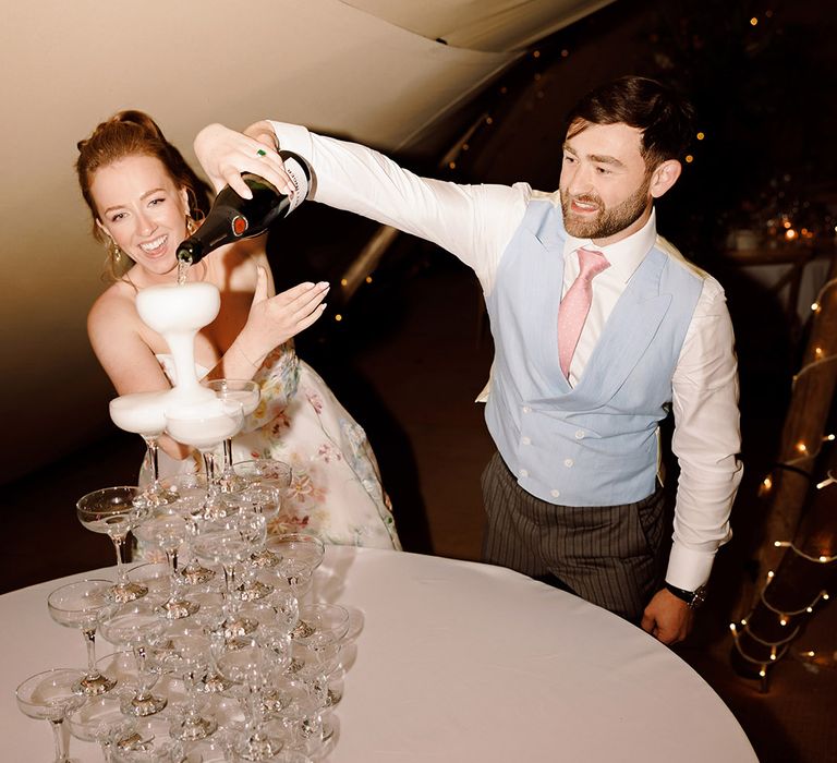 champagne-tower-wedding-drink