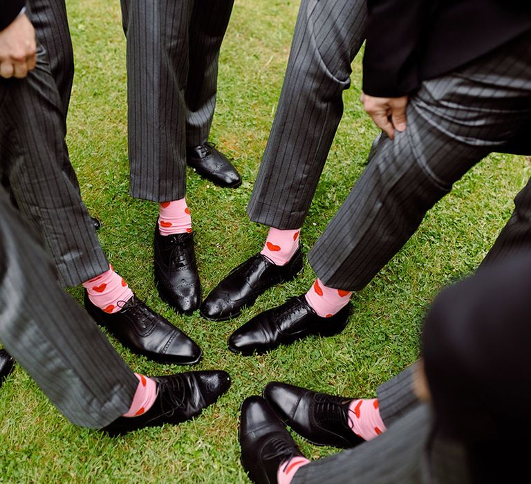 groomsmen-wearing-heart-socks