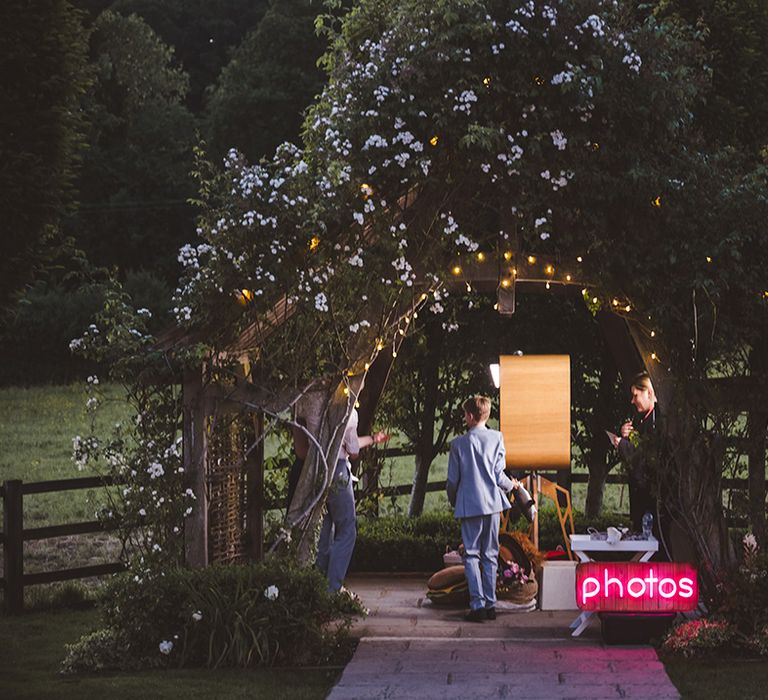 outdoor-photobooth-idea