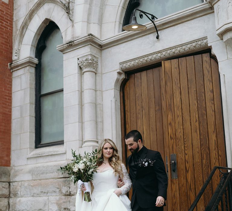 bride-and-groom-at-gothic-wedding-in-usa